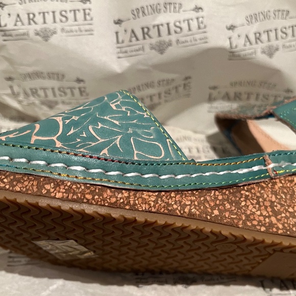 New L'Artiste by Spring Step Leather Wedge Sandals Cuteness Teal Embossed NIB - Picture 12 of 14